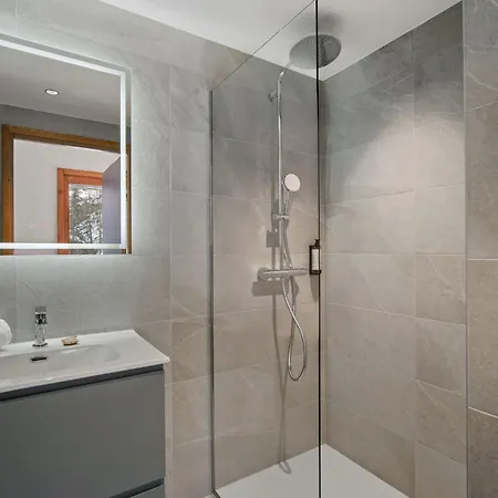 Freddie Aparthotel 4*