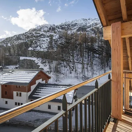 Freddie Aparthotel 4*