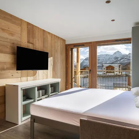 Freddie Aparthotel
